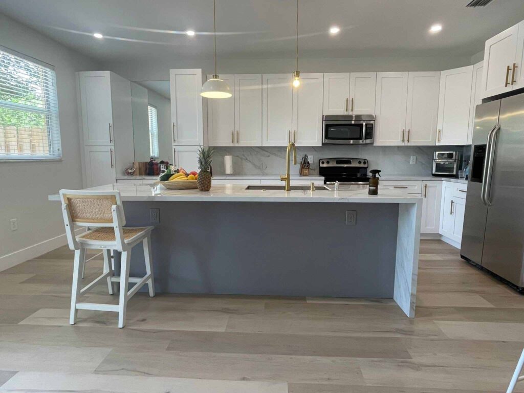 kitchen-remodel-after-FullProRestoration-11906-Miramar-Pkwy-Miramar-FL-33025-786-218-2108